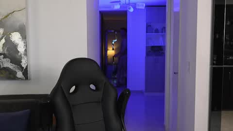 Snapshot of alan_vidal chatting on 11-18-25, 03:34 Alan Vidal online show from 11-18-25, 03:34