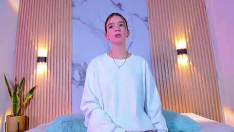 A L A N A  online show from 09-10-25, 11:43