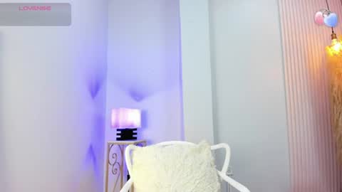Snapshot of alana__rossetti chatting on 06-16-26, 12:08 Alana online show from 06-16-26, 12:08