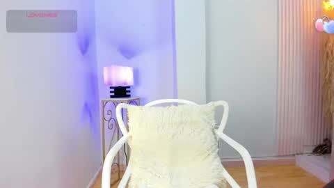 Snapshot of alana__rossetti chatting on 06-27-26, 12:22 Alana online show from 06-27-26, 12:22