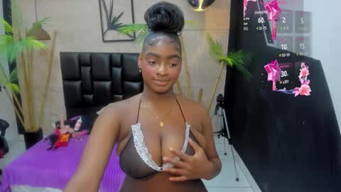Snapshot of alana_bonny chatting on 02-20-26, 02:39 Alana online show from 02-20-26, 02:39