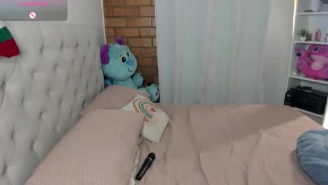 Snapshot of alana_dantes chatting on 01-06-26, 04:11 M E L I online show from 01-06-26, 04:11