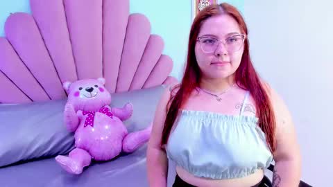 Snapshot of alana_glasses chatting on 09-12-25, 12:16 Alana online show from 09-12-25, 12:16