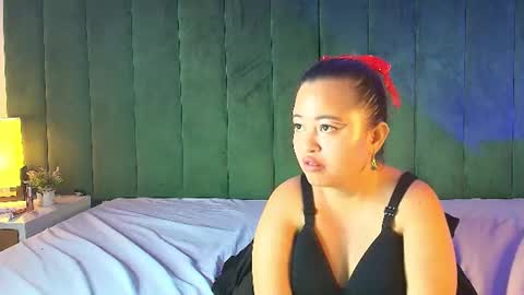 Snapshot of alana_petite chatting on 07-17-26, 01:34 ALANA PETITE online show from 07-17-26, 01:34
