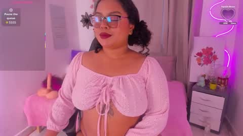 Snapshot of alanaa_gomezz chatting on 01-11-26, 06:35 Alana Gmez online show from 01-11-26, 06:35