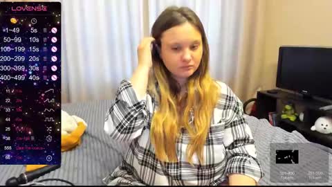 Snapshot of alanabrox chatting on 02-12-25, 12:33 Julia online show from 02-12-25, 12:33