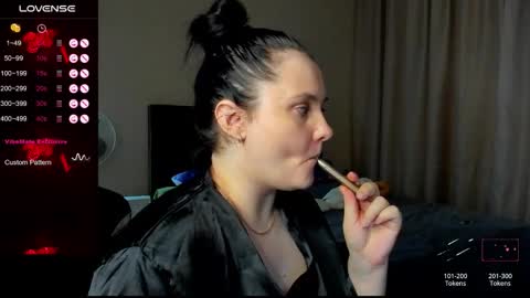 Julia online show from 11-05-25, 12:21