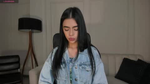 Alana online show from 10-19-25, 12:17