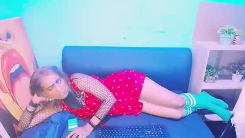 alanadelray online show from 12-05-24, 10:55