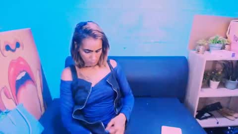 alanadelray online show from 01-31-25, 02:28