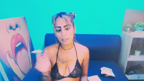 alanadelray online show from 02-04-25, 09:41