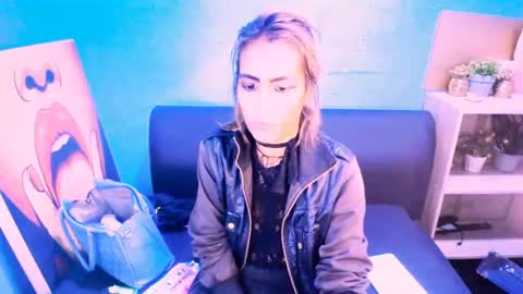 alanadelray online show from 02-11-25, 08:05