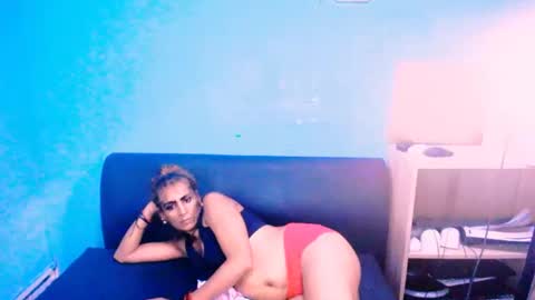 alanadelray online show from 03-04-25, 01:59