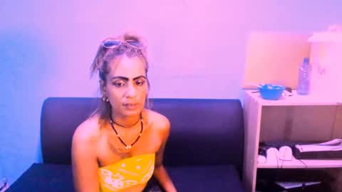 alanadelray online show from 03-10-25, 02:16