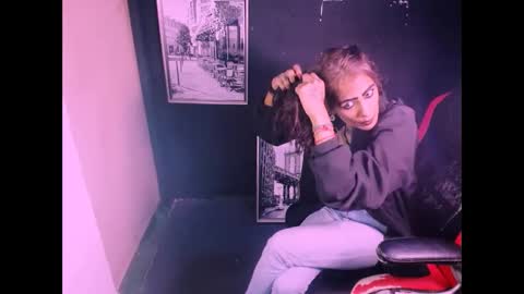 alanadelray online show from 12-03-25, 08:12