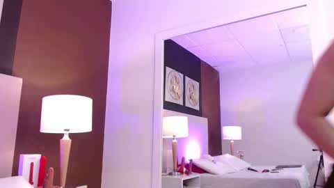 Snapshot of alanagh_ chatting on 10-31-25, 03:18 alana online show from 10-31-25, 03:18