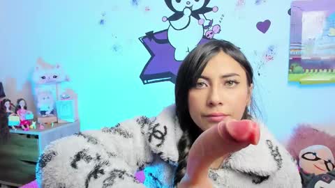 Snapshot of alanalois_ chatting on 09-16-25, 04:46 ALANA Please follow me online show from 09-16-25, 04:46