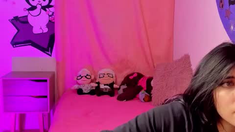 Snapshot of alanalois_ chatting on 10-19-25, 04:13 ALANA Please follow me online show from 10-19-25, 04:13