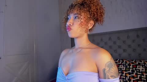 Snapshot of alanaxbrown chatting on 03-31-26, 11:54 Tell me Alana online show from 03-31-26, 11:54