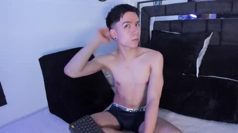 Snapshot of alanblack1 chatting on 10-22-25, 02:39 alanblack1 online show from 10-22-25, 02:39