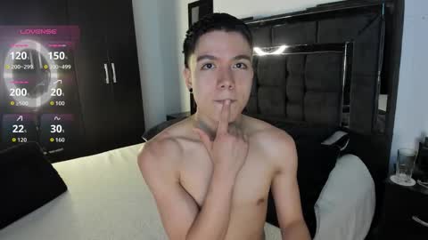 Snapshot of alanblack1 chatting on 11-18-25, 10:25 alanblack1 online show from 11-18-25, 10:25