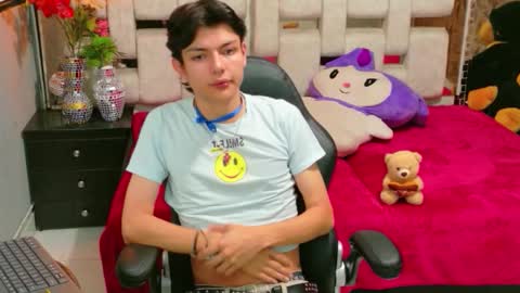 Snapshot of alandelrey57 chatting on 02-13-26, 08:27 ALAN DEL REY online show from 02-13-26, 08:27