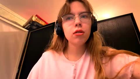 Stella online show from 11-09-25, 07:06