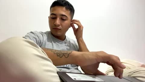 Snapshot of alanj998 chatting on 10-19-25, 12:22 alanj998 online show from 10-19-25, 12:22