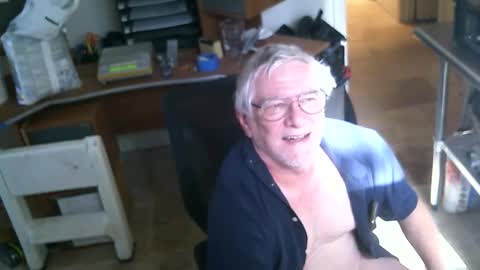 Snapshot of alanlee10allen chatting on 11-13-25, 08:08 Alanlee10allen online show from 11-13-25, 08:08