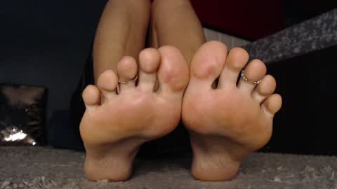 Snapshot of alanna_gold chatting on 01-05-25, 03:11 Alanna online show from 01-05-25, 03:11