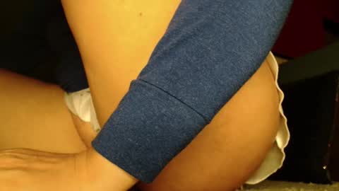 Snapshot of alanna_gold chatting on 11-02-25, 04:42 Alanna online show from 11-02-25, 04:42