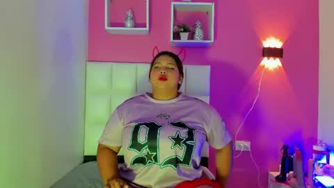 Snapshot of alanna_hot3 chatting on 06-20-26, 07:38 Ana online show from 06-20-26, 07:38
