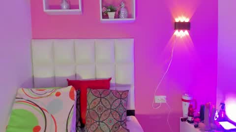 Snapshot of alanna_hot3 chatting on 06-22-26, 11:51 Ana online show from 06-22-26, 11:51