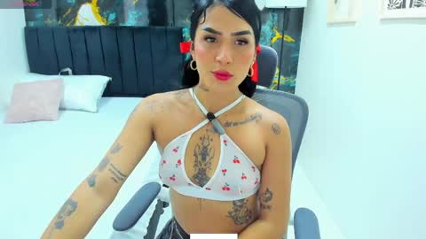 Snapshot of alanna_wild chatting on 05-28-26, 07:33 Alana online show from 05-28-26, 07:33
