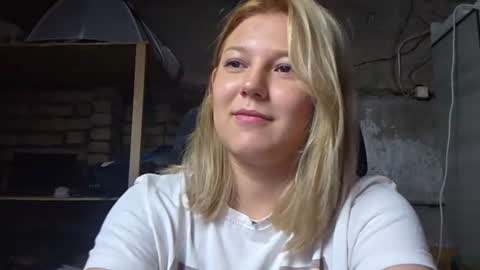 Julie online show from 08-08-26, 08:49