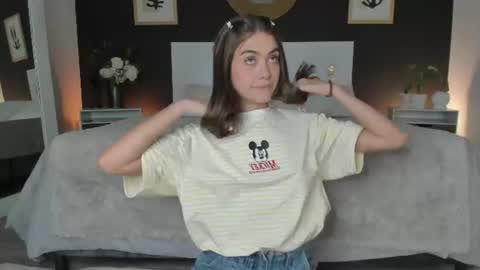 Snapshot of alannarusselll chatting on 07-18-26, 08:34 Alanna Cute Russell online show from 07-18-26, 08:34