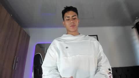 Snapshot of alannaughty_ chatting on 01-10-26, 10:25 alannaughty_ online show from 01-10-26, 10:25