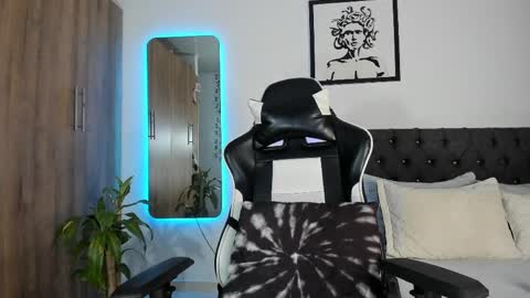 Snapshot of alannaughty_ chatting on 05-14-26, 02:40 alannaughty_ online show from 05-14-26, 02:40