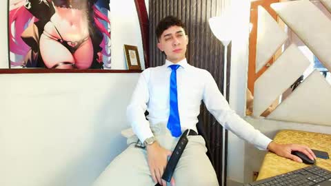 Snapshot of alantaylorr_ chatting on 05-30-26, 10:29 alantaylorr_ online show from 05-30-26, 10:29