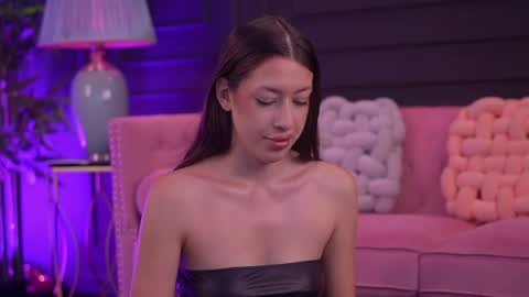 Snapshot of alaramyst chatting on 05-23-26, 08:18 Alara online show from 05-23-26, 08:18