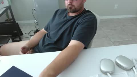 Snapshot of alaska4411 chatting on 04-22-26, 09:27 John online show from 04-22-26, 09:27