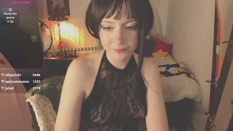 Snapshot of alaskagrace chatting on 12-06-24, 07:32 Alaska Grace online show from 12-06-24, 07:32