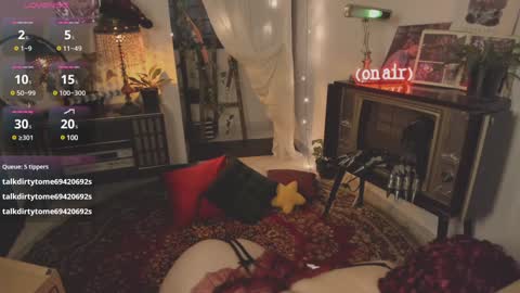 Snapshot of alaskagrace chatting on 12-31-24, 03:55 Alaska Grace online show from 12-31-24, 03:55