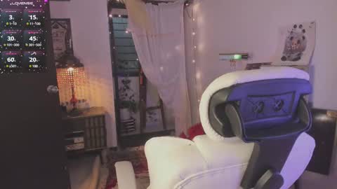 Snapshot of alaskagrace chatting on 02-18-25, 02:05 Alaska Grace online show from 02-18-25, 02:05