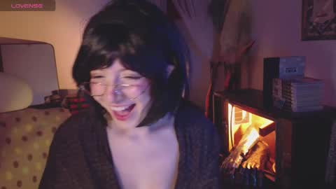 Snapshot of alaskagrace chatting on 11-29-25, 04:37 Alaska Grace online show from 11-29-25, 04:37