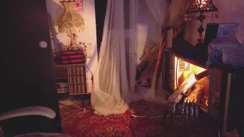 Snapshot of alaskagrace chatting on 12-05-25, 04:21 Alaska Grace online show from 12-05-25, 04:21