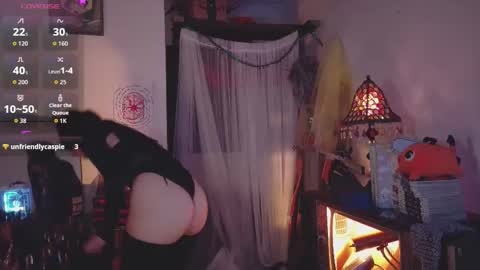 Snapshot of alaskagrace chatting on 12-18-25, 04:51 Alaska Grace online show from 12-18-25, 04:51