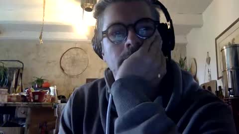 Snapshot of albandant chatting on 10-23-25, 11:53 albandant online show from 10-23-25, 11:53