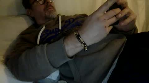 Snapshot of albandant chatting on 01-11-26, 11:48 albandant online show from 01-11-26, 11:48