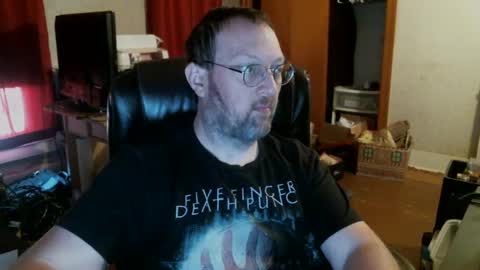 Snapshot of alberik2316 chatting on 12-14-24, 05:25 Alberik online show from 12-14-24, 05:25